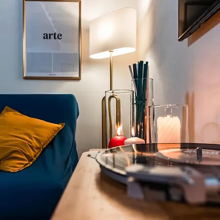 900mt Dalla Torre Di - Cortile, Wifi E Netflix Piza